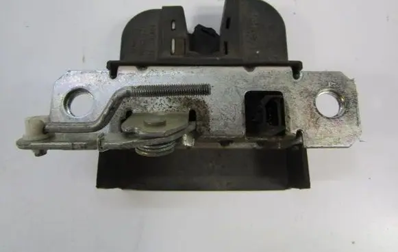 Volkswagen Polo III 6N 6N2 6NF Tailgate/trunk/boot lock/catch/latch 6Q6827505B