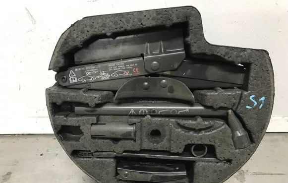 Jaguar XJ X308 Lift Jack 