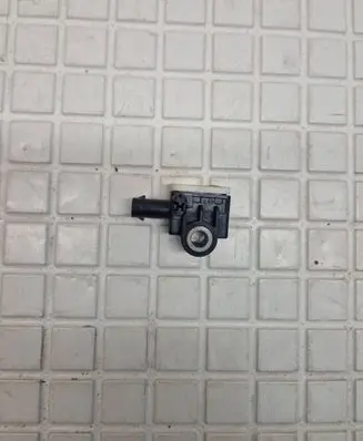 Mercedes-Benz CLA C117 X117 W117 Airbag deployment crash/impact sensor A1668210151 56054085AA