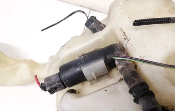 Skoda Superb B5 (3U) Headlight washer pump 