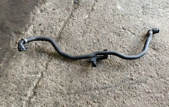 BMW 4 F36 Gran coupe Coolant pipe/hose 8514168 11210110 020304105105