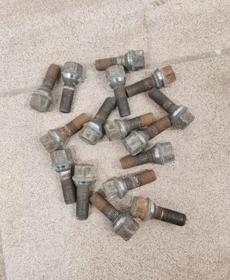 Peugeot 206+ Nuts/bolts 