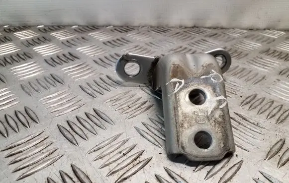 KIA Sorento Front door lower hinge 