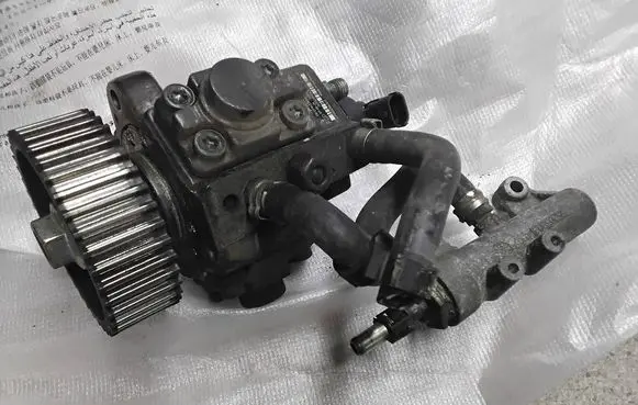 Opel Vectra C Fuel injection high pressure pump 0445010184