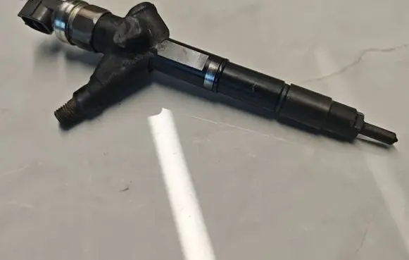 Nissan X-Trail T30 Fuel injector AW402AW4 03F28799