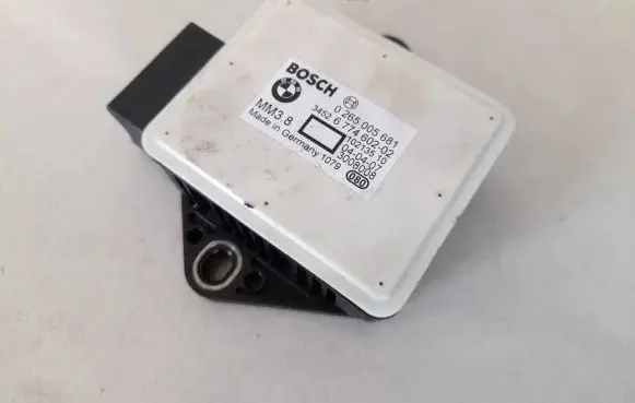 BMW 5 E60 E61 ESP acceleration yaw rate sensor 0265005681 34526774602-02