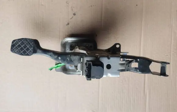 Volkswagen Caddy Brake pedal 1T1721057K