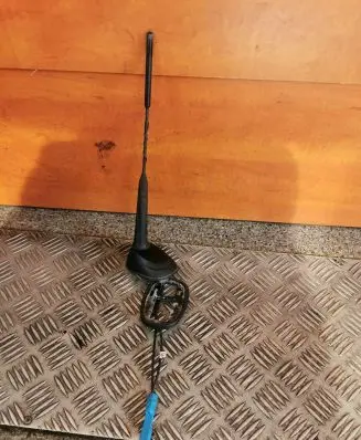 Opel Corsa E Radio antenna 13443100