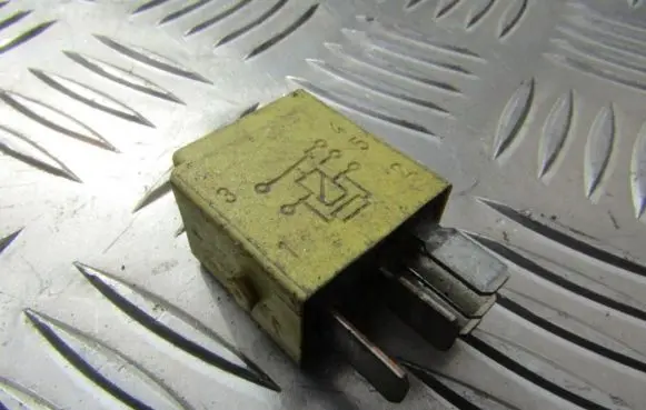 Mercedes-Benz E W211 Other relay 4rd00781402 4rd007814-02