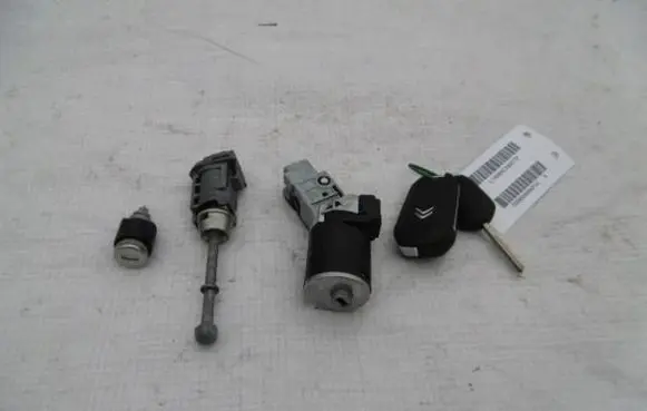 Citroen C4 Cactus Ignition lock 9813740780