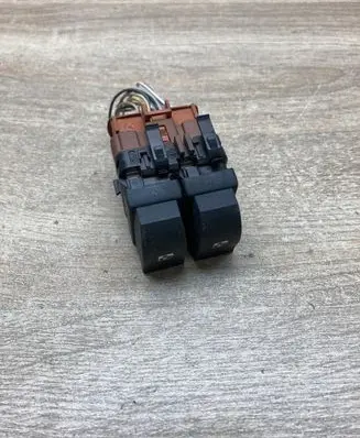 Renault Espace - Grand espace IV Electric window control switch 015085A