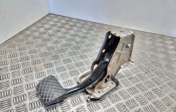 Volkswagen PASSAT B7 Brake pedal 1K1721117