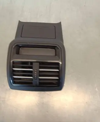 Volkswagen PASSAT B8 Rear air vent grill 3G0864131