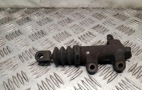 Hyundai Tucson JM Clutch slave cylinder 