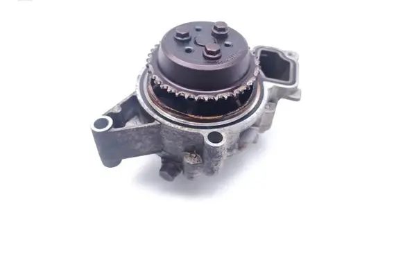 Opel Zafira B Water pump 12586485
