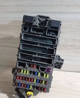 Honda Civic Fuse module 52535LE