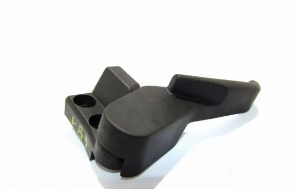 Volkswagen PASSAT B5.5 Engine bonnet (hood) release handle 3B1823533