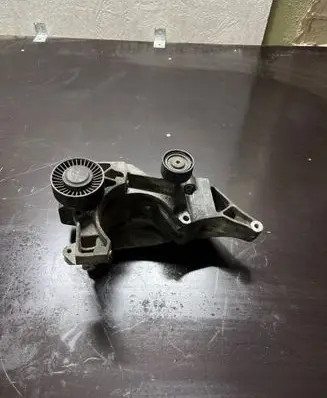 BMW 3 E90 E91 Generator/alternator bracket 7802639 GD01485