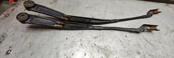 KIA Ceed Front wiper blade arm F00S51F046