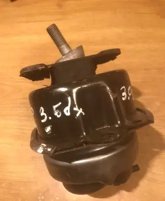BMW X5 E70 Engine mount bracket 6795418