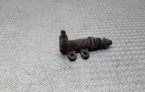 Mazda 6 Clutch slave cylinder 