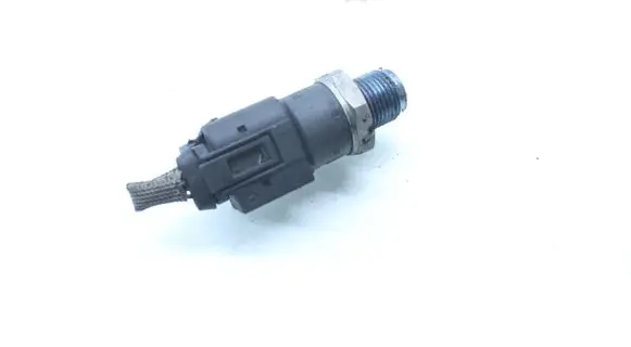 Mercedes-Benz CLS C219 Fuel pressure sensor 0281002304