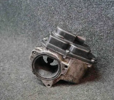 Volkswagen PASSAT B6 EGR valve 03G131501216035358