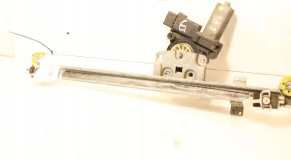 Front window lifting mechanism without motor