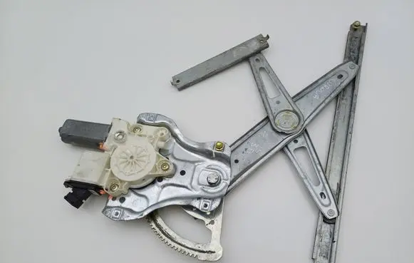 Toyota Corolla E120 E130 Front door window regulator with motor 0130822032