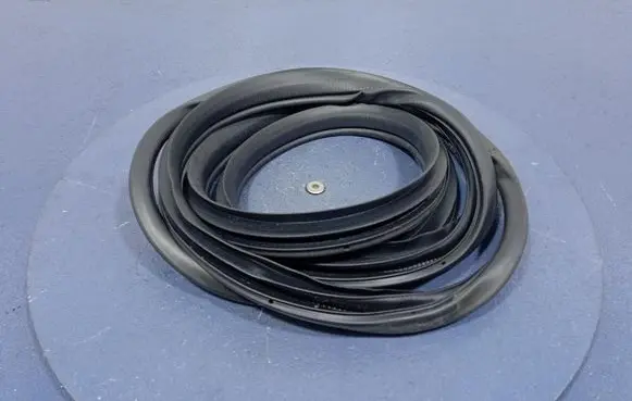 Mazda 3 II Front door rubber seal 