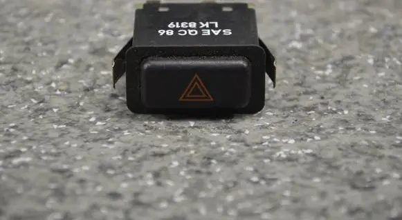 BMW 3 E30 Hazard light switch saeqc86
