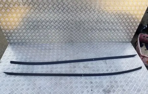 Roof trim bar molding cover