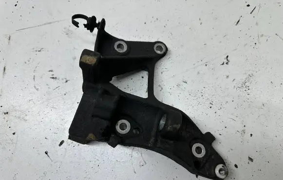 Ford Focus Generator/alternator bracket 9653249480