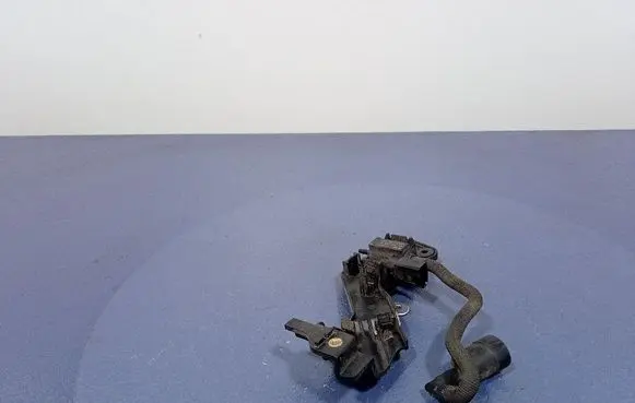 Porsche Panamera (970) Vacuum valve 06H906283B