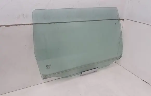 Volvo V70 Rear door window glass AS2