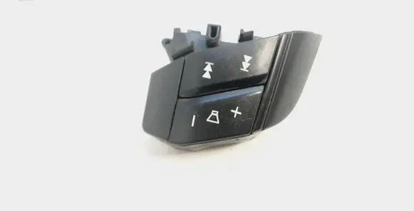 Volvo XC90 Steering wheel buttons/switches 8685484