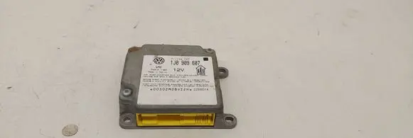 Audi A4 S4 B5 8D Airbag control unit/module 1J0909607 22980314 5WK4199