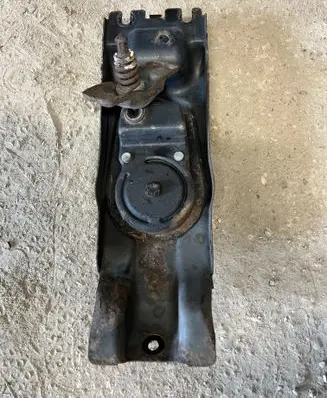 Dodge Nitro Spare wheel mounting bracket 
