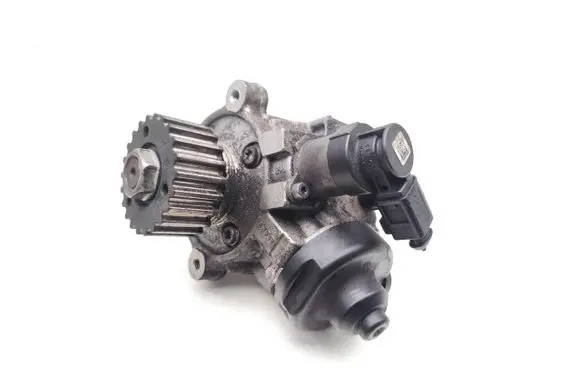 Audi A3 S3 8V Fuel injection high pressure pump 04L130755D 0445010537