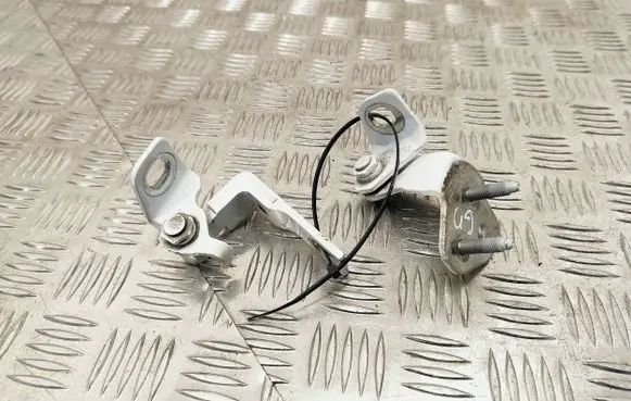 Rear door hinge set