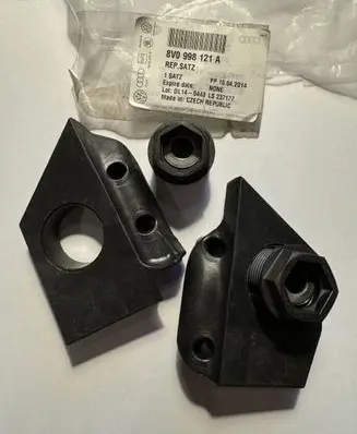 Audi A3 S3 8V Headlight/headlamp mounting bracket 8V0998121A