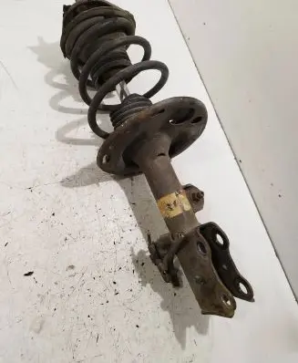 Toyota Avensis T270 Front shock absorber with coil spring f38r7