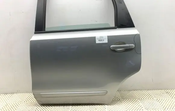 Nissan Note (E11) Rear door KY0