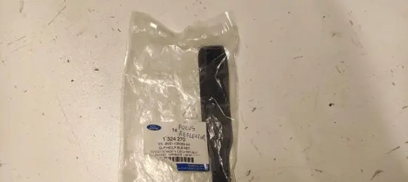 Ford Focus Headlight/headlamp mounting bracket 4M51-13N060-AA