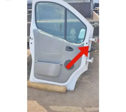 Renault Trafic II (X83) Front door check strap stopper 311823E