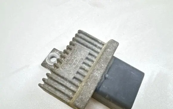 Nissan Note (E11) Glow plug pre-heat relay 7700115078 BEM712