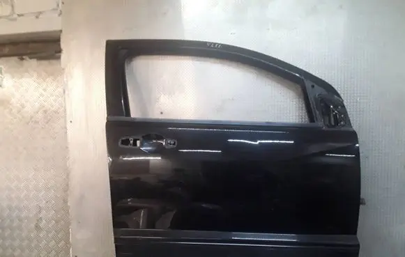 Dodge Caliber Front door 