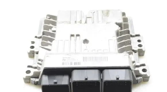 Peugeot 3008 I Engine control unit/module 9800268980