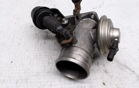 Mercedes-Benz C W203 EGR valve A6110980417