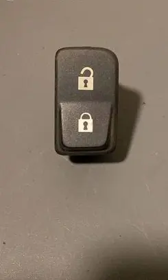 Volvo V50 Central locking switch button 30669958